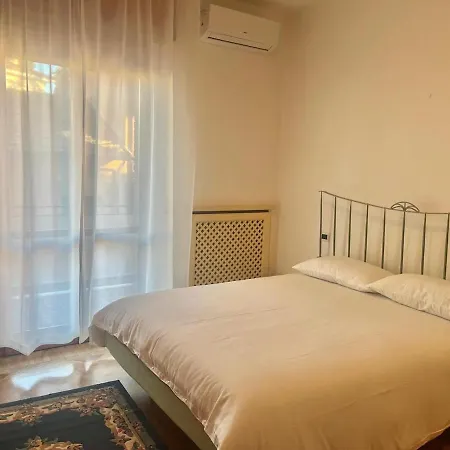 Elena's - * Φεράρα