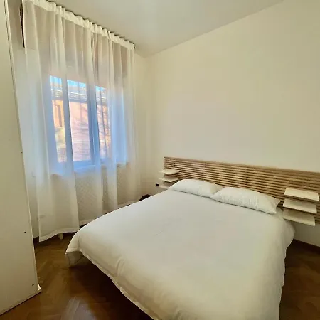 Elena's - Διαμέρισμα Φεράρα